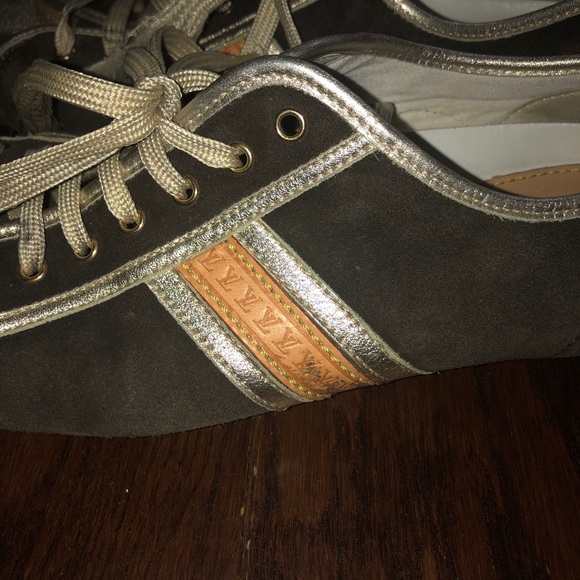 Louis Vuitton Authentic gold and brown sneakers - Picture 4 of 16
